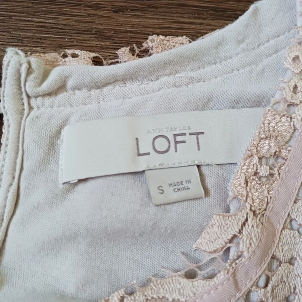 Ann Taylor LOFT Womens Floral Lace Sleeveless Blouse Top Keyhole Back Size S - Picture 3 of 6